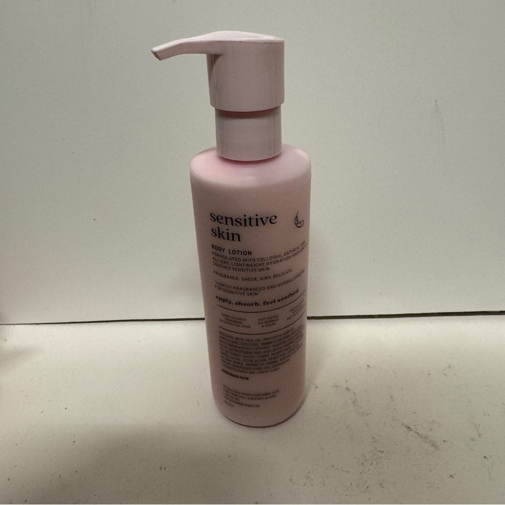 Bath & Body Works Sensitive Skin Colloidal Oatmeal Hydration Body Lotion 7.8 OZ - Picture 4 of 4